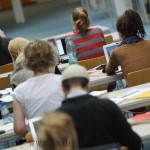 英大学联合会主席：应将留学生从移民名单中删除